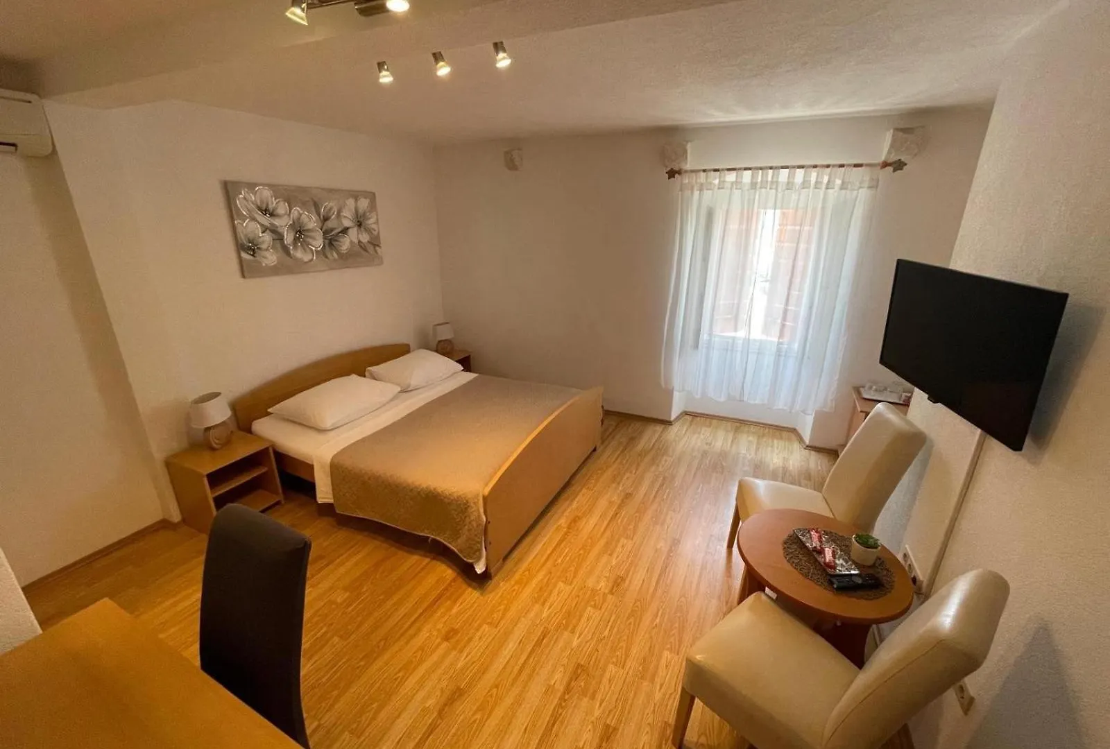 Apartments And Rooms By The Sea Trogir - 22597 Gæstehus