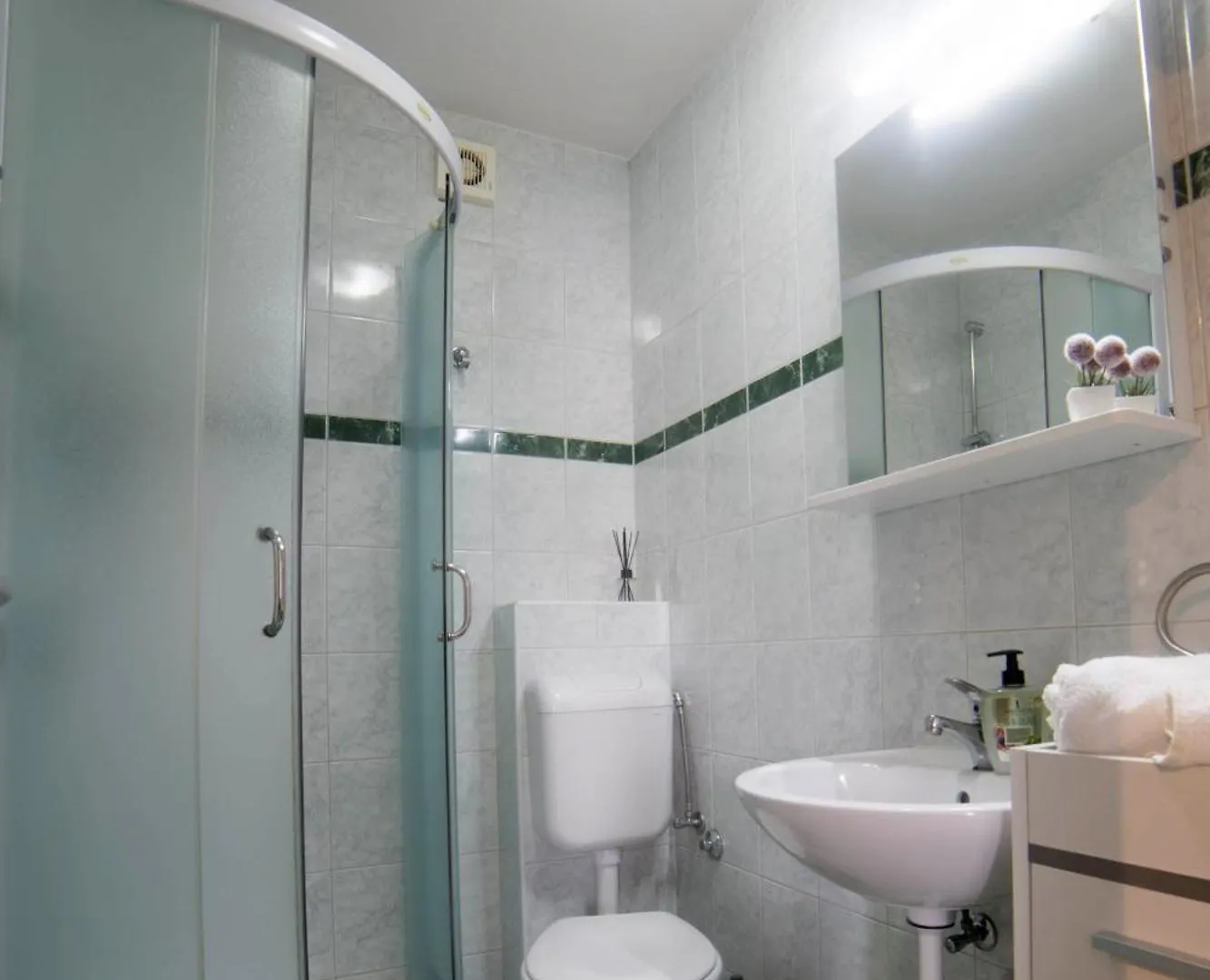 Apartments And Rooms By The Sea Trogir - 22597 Kroatien