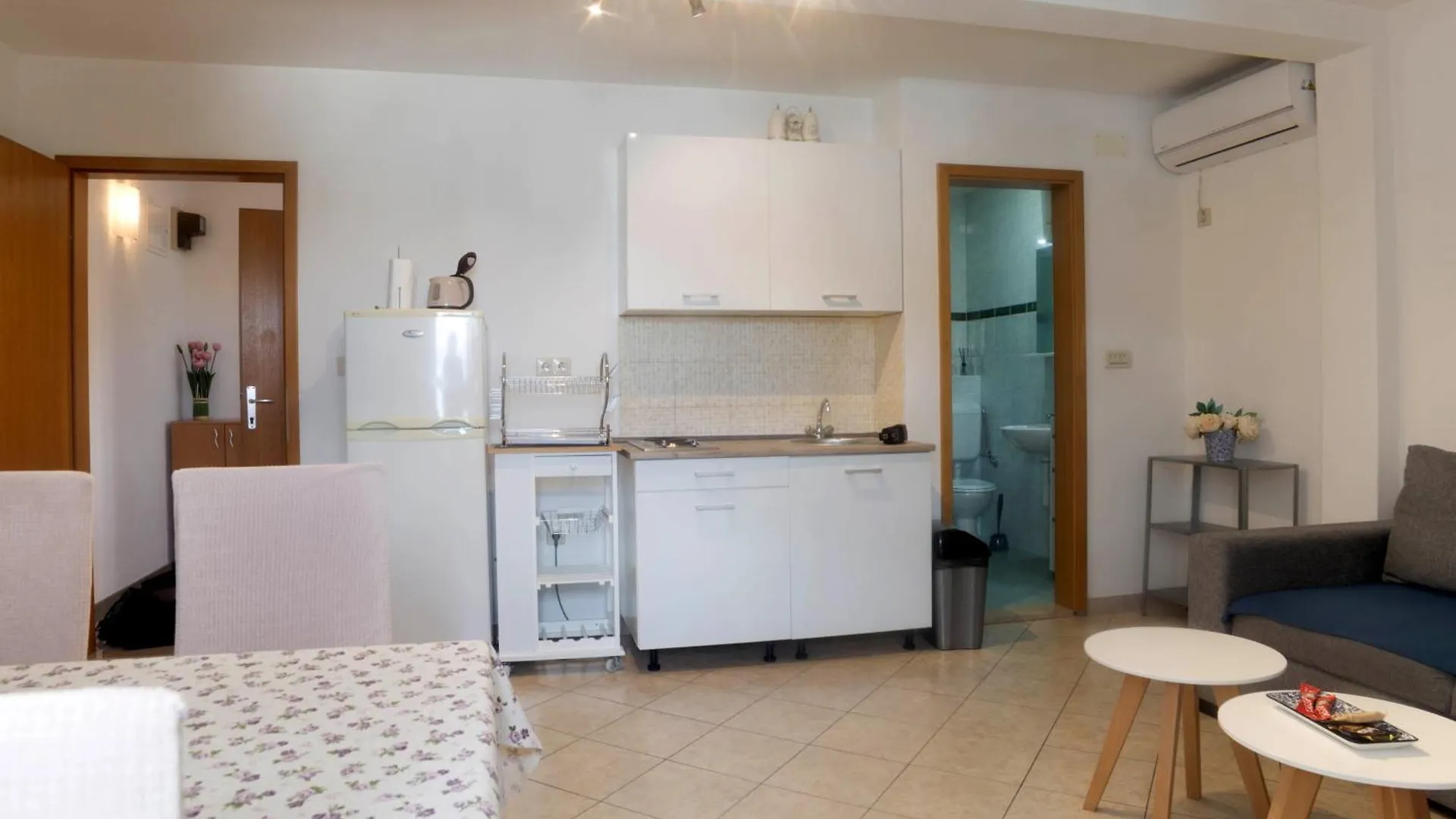 Gæstehus Apartments And Rooms By The Sea Trogir - 22597