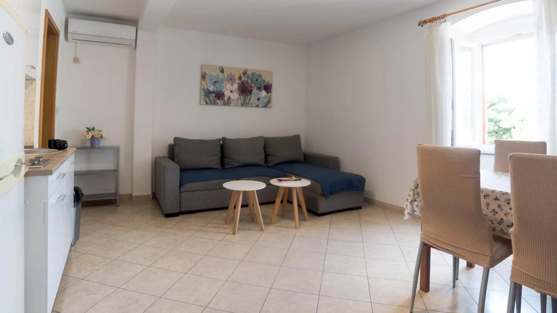 Apartments And Rooms By The Sea Trogir - 22597 Gæstehus